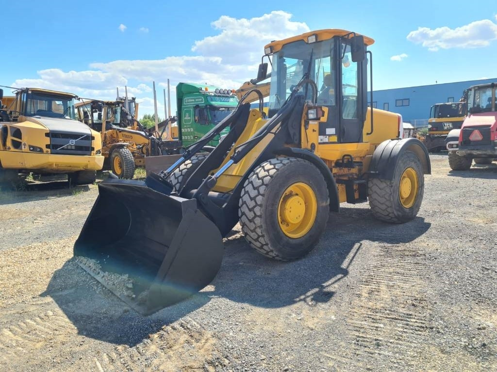 JCB 416HT - Chargeuse sur pneus: photos 1 JCB 416HT - Chargeuse sur pneus: photos 1