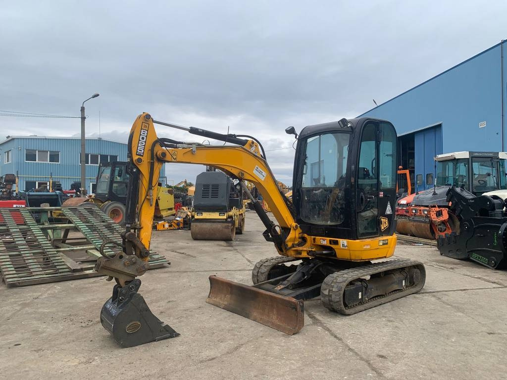 JCB 8025 ZTS - Mini pelle: photos 1 JCB 8025 ZTS - Mini pelle: photos 1
