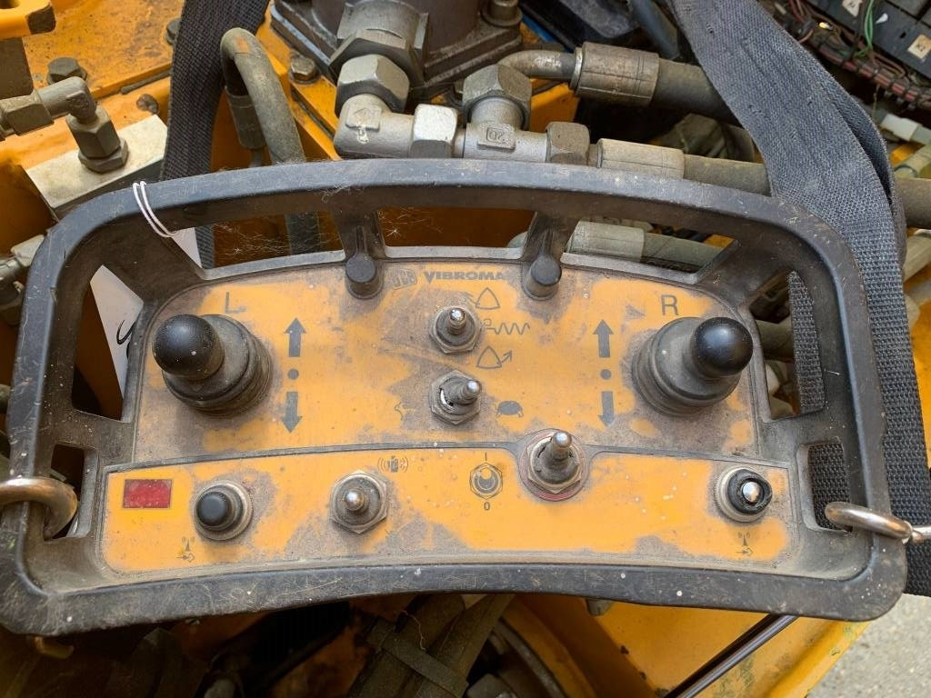 Rouleau compresseur JCB VM 1500: photos 9