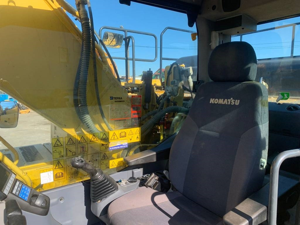 Pelle sur chenille Komatsu HB 215 LC-3: photos 11