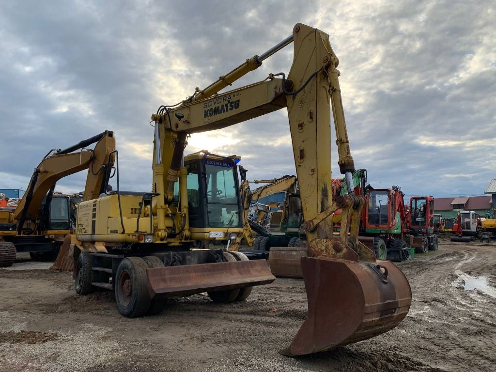 Pelle sur pneus Komatsu PW 170 ES: photos 6