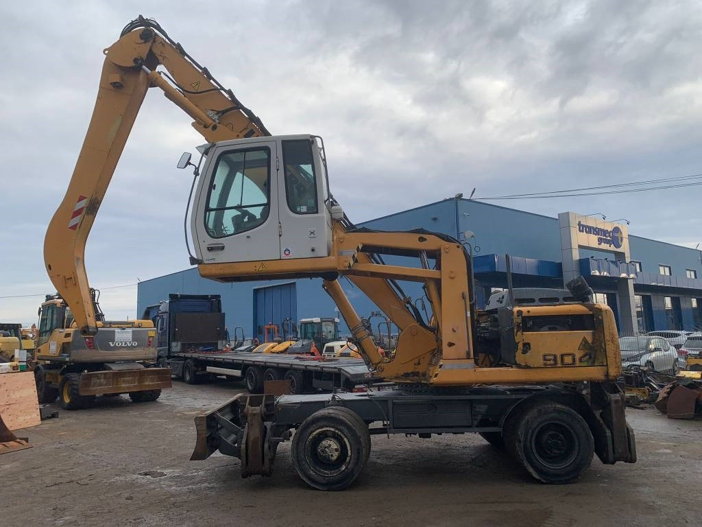 Liebherr A 904 C - Pelle sur pneus: photos 2 Liebherr A 904 C - Pelle sur pneus: photos 2