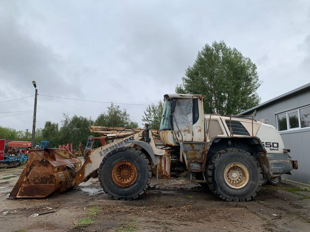 Liebherr L 550 2Plus2 FOR PARTS - Chargeuse sur pneus: photos 2 Liebherr L 550 2Plus2 FOR PARTS - Chargeuse sur pneus: photos 2