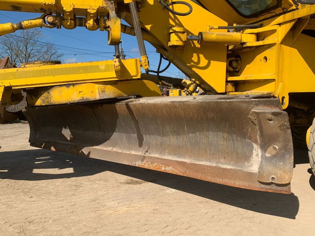 Niveleuse MBU G130A: photos 11 Niveleuse MBU G130A: photos 11