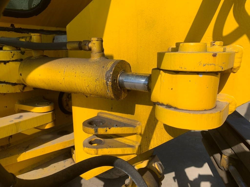 Niveleuse MBU G130A: photos 7 Niveleuse MBU G130A: photos 7