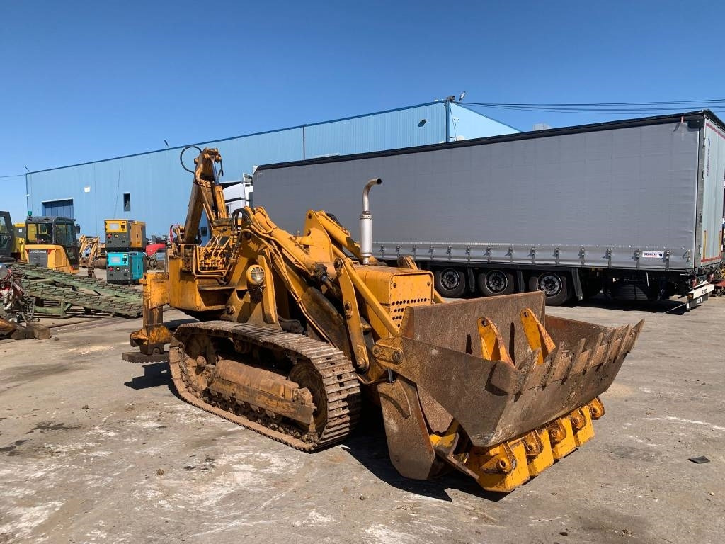 Massey Ferguson MF200  - Tractopelle: photos 1 Massey Ferguson MF200  - Tractopelle: photos 1