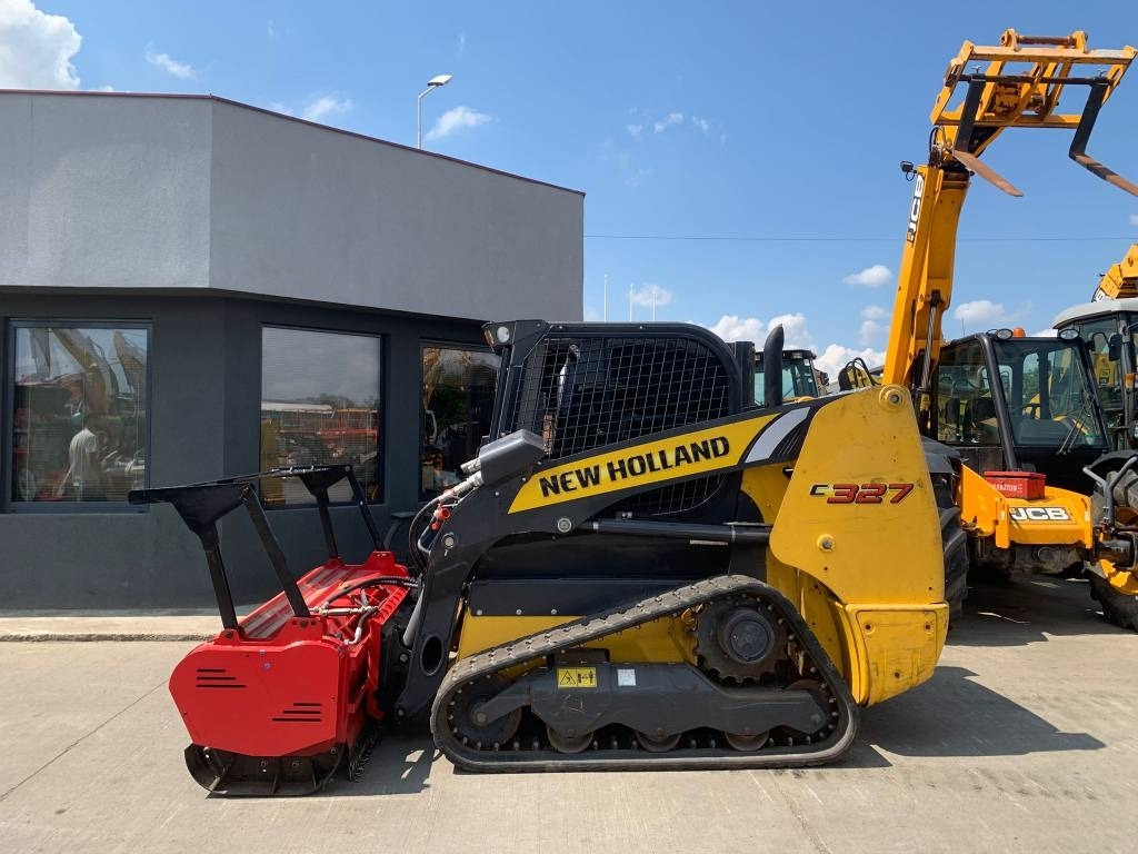 New Holland C327 - Mini chargeuse: photos 2 New Holland C327 - Mini chargeuse: photos 2