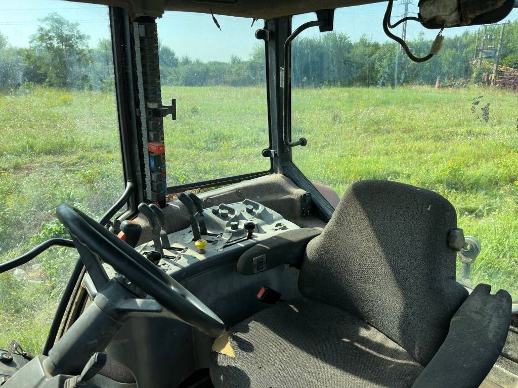 Tracteur agricole New Holland G 210: photos 9