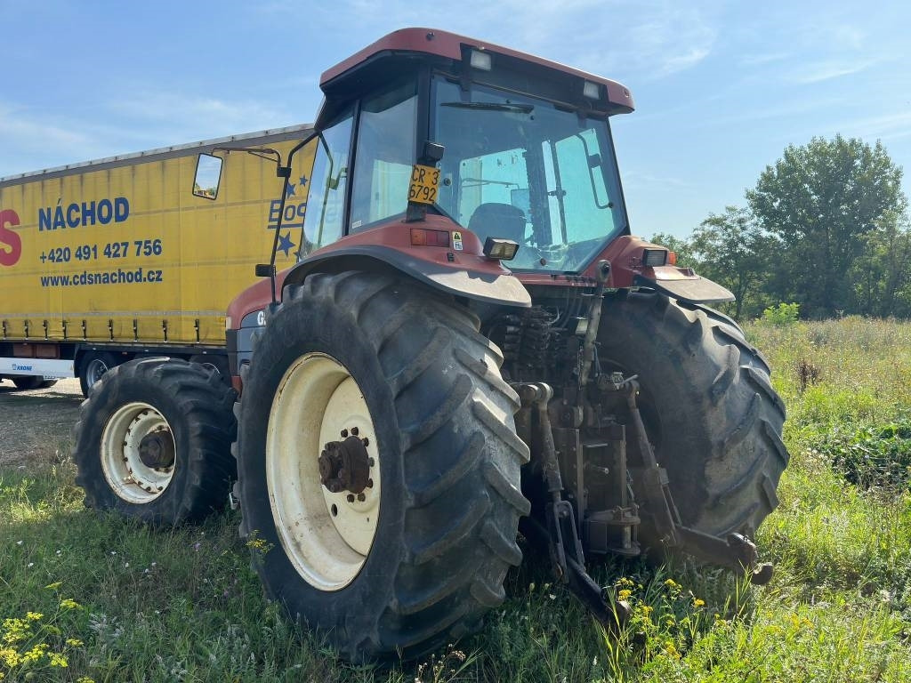 New Holland G 210 - Tracteur agricole: photos 3 New Holland G 210 - Tracteur agricole: photos 3
