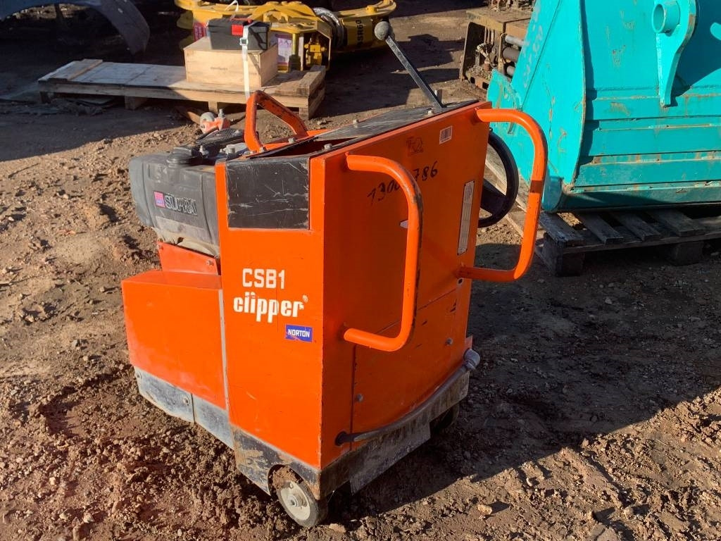 Norton Clipper CSB1  - Travaux routiers: photos 5 Norton Clipper CSB1  - Travaux routiers: photos 5