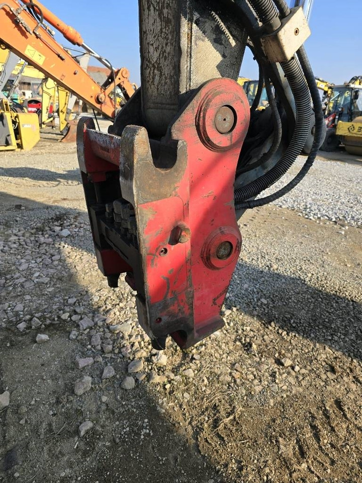 OilQuick OQ70-55 Quick Coupler - Attache rapide: photos 4 OilQuick OQ70-55 Quick Coupler - Attache rapide: photos 4