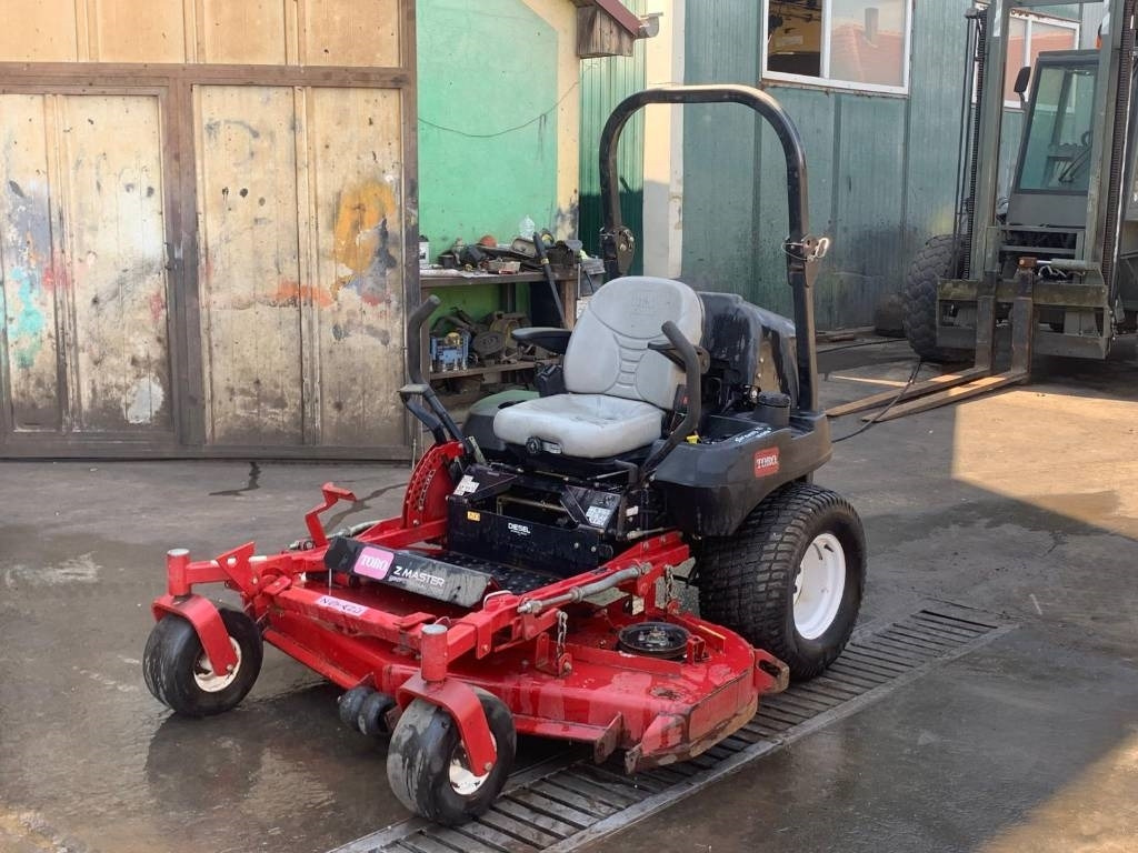 Toro Z MASTER PROFESSIONAL 7000 - Motofaucheuse: photos 1 Toro Z MASTER PROFESSIONAL 7000 - Motofaucheuse: photos 1