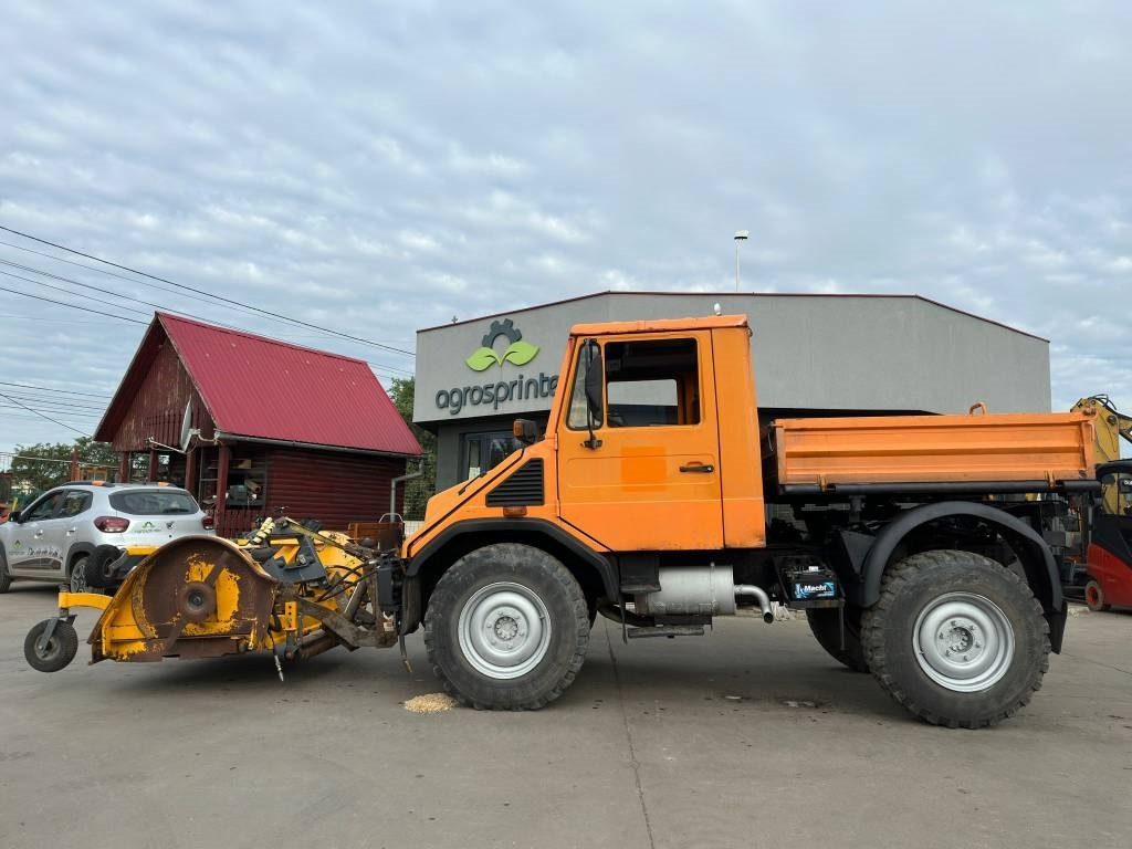 Mercedes-Benz Unimog 408/10 - Véhicule de voirie/ Spécial: photos 2 Mercedes-Benz Unimog 408/10 - Véhicule de voirie/ Spécial: photos 2