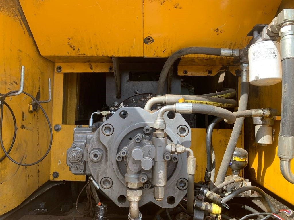 Pelle sur chenille Volvo EC 290 B LC: photos 11