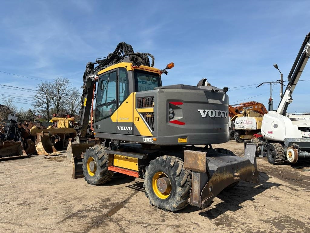 Volvo EW 150E - Pelle sur pneus: photos 3 Volvo EW 150E - Pelle sur pneus: photos 3