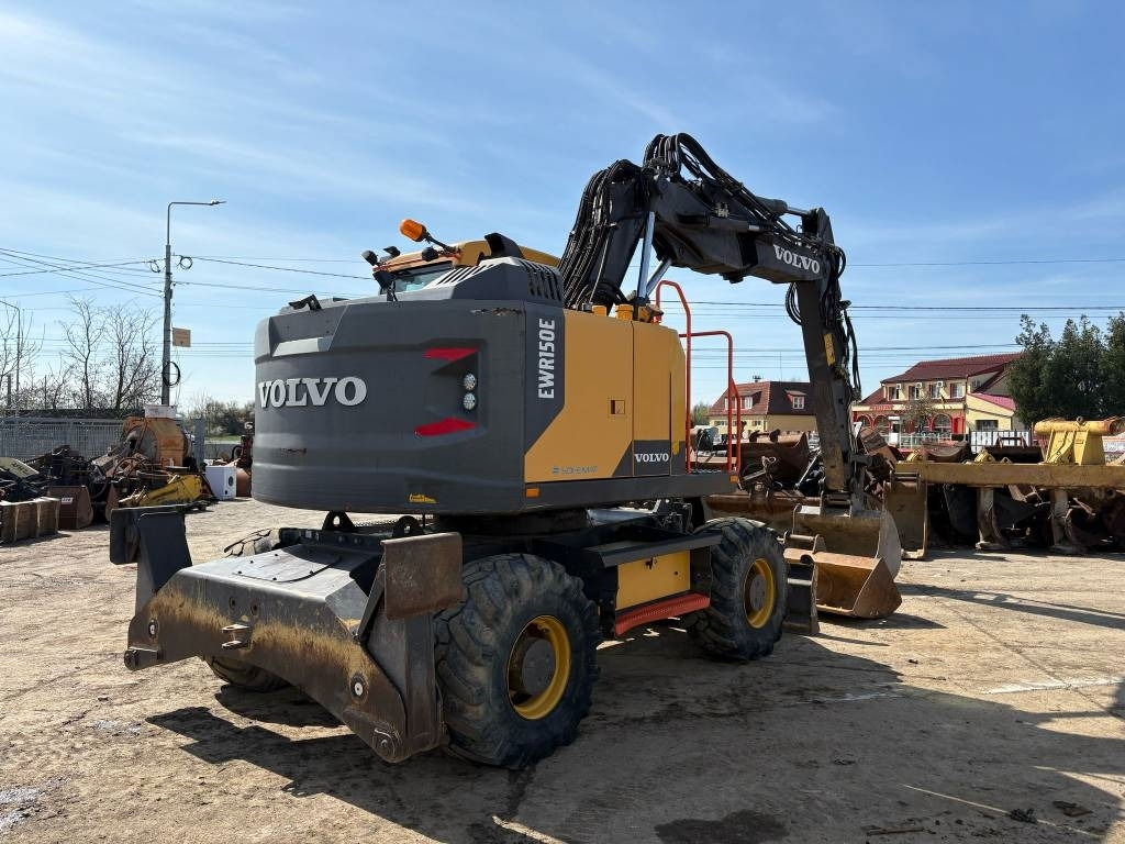 Volvo EW 150E - Pelle sur pneus: photos 4 Volvo EW 150E - Pelle sur pneus: photos 4