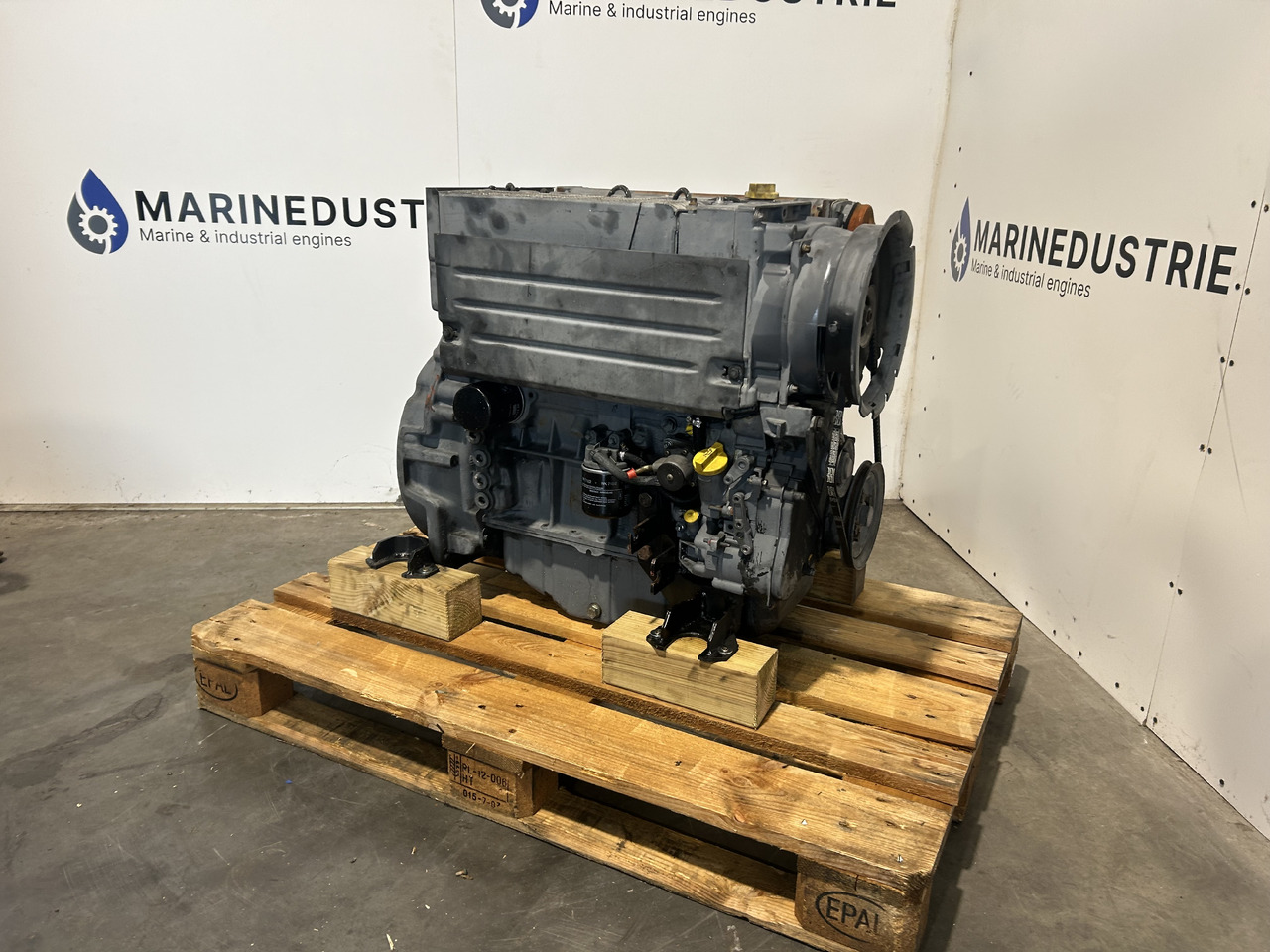 Deutz F4L 1011F - Moteur pour Engins de chantier: photos 2 Deutz F4L 1011F - Moteur pour Engins de chantier: photos 2