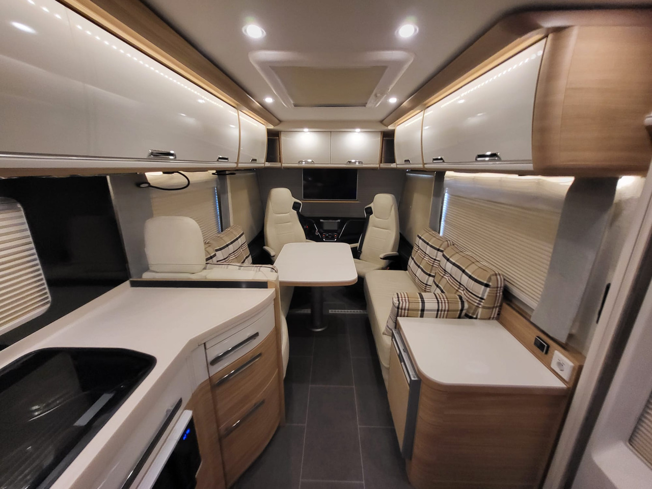 NIESMANN + BISCHOFF 920 - Camping-car intégral: photos 5 NIESMANN + BISCHOFF 920 - Camping-car intégral: photos 5