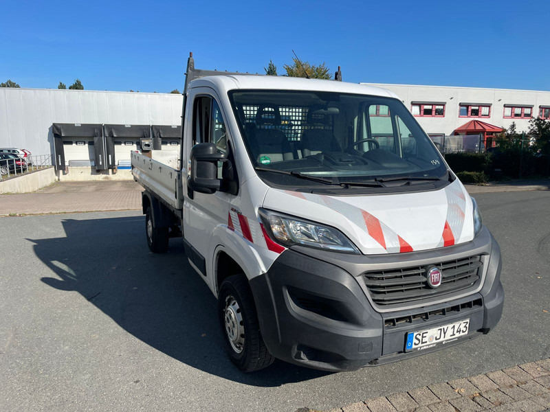 Fiat Ducato - Utilitaire plateau: photos 1 Fiat Ducato - Utilitaire plateau: photos 1