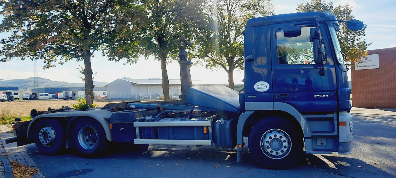 Mercedes-Benz 2641 Abrollkipper - Camion ampliroll: photos 4 Mercedes-Benz 2641 Abrollkipper - Camion ampliroll: photos 4
