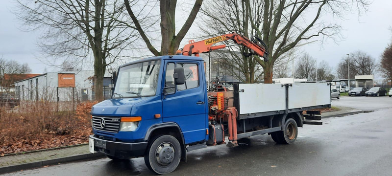 Mercedes-Benz 814 Pritsche mit Kran+Greifer - Camion plateau, Camion grue: photos 1 Mercedes-Benz 814 Pritsche mit Kran+Greifer - Camion plateau, Camion grue: photos 1