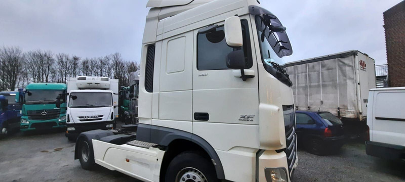 DAF XF106- 460 Space Cap Vollaustt.Top Top Zus - Tracteur routier: photos 3 DAF XF106- 460 Space Cap Vollaustt.Top Top Zus - Tracteur routier: photos 3