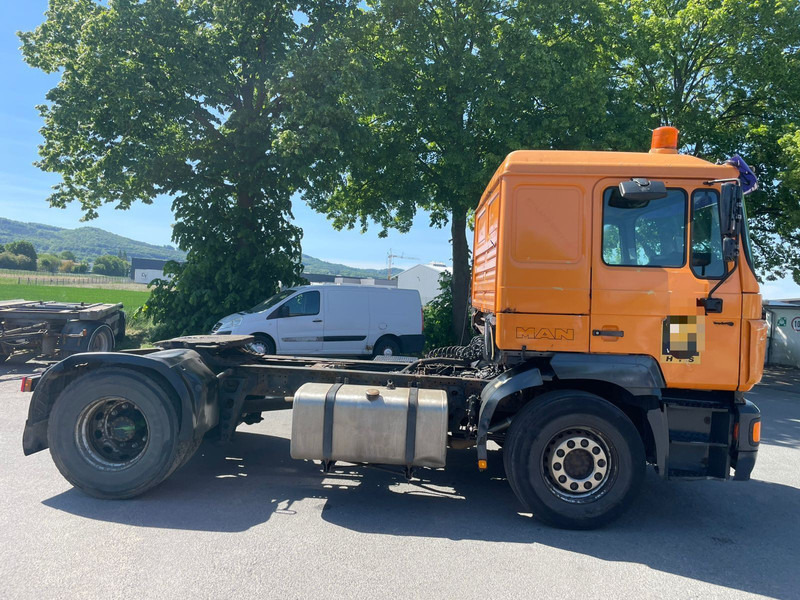 MAN 19.403 SZM - Tracteur routier: photos 3 MAN 19.403 SZM - Tracteur routier: photos 3