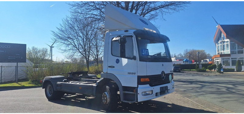 Mercedes-Benz 1328 SZM Atego - Tracteur routier: photos 1 Mercedes-Benz 1328 SZM Atego - Tracteur routier: photos 1