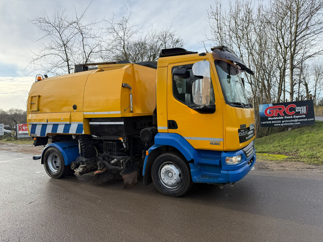 2010 DAF LF 55.220 Road Sweeper - Camion plateau: photos 3 2010 DAF LF 55.220 Road Sweeper - Camion plateau: photos 3