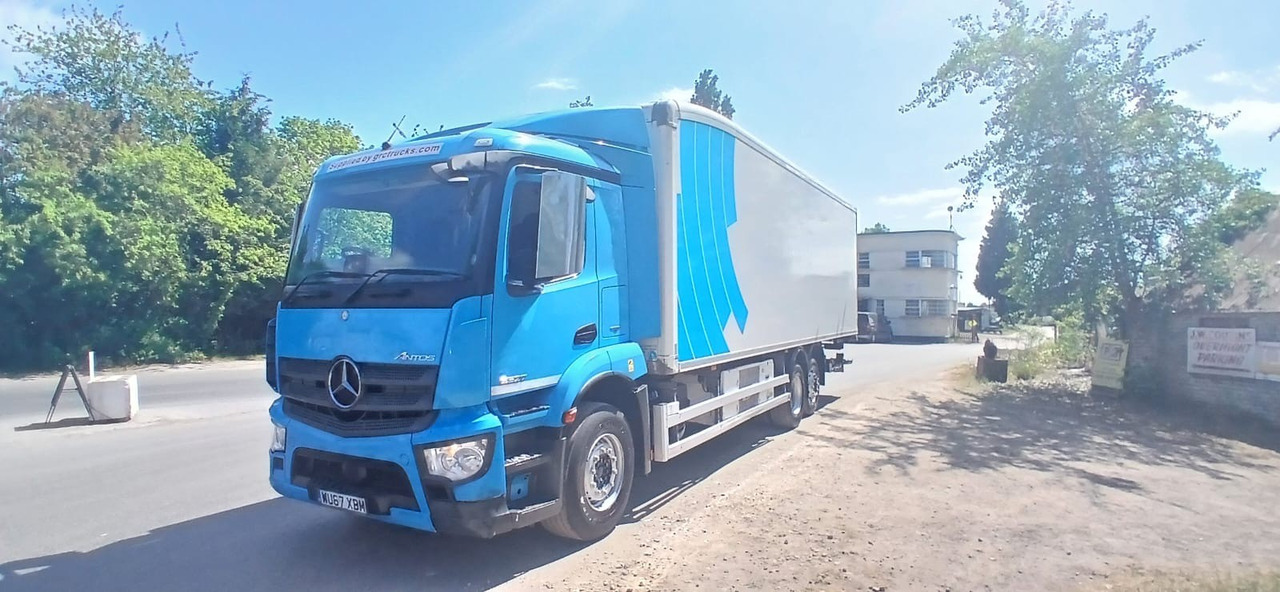 2017 Mercedes Antos 2527 Refrigerated Truck - Camion frigorifique: photos 1 2017 Mercedes Antos 2527 Refrigerated Truck - Camion frigorifique: photos 1