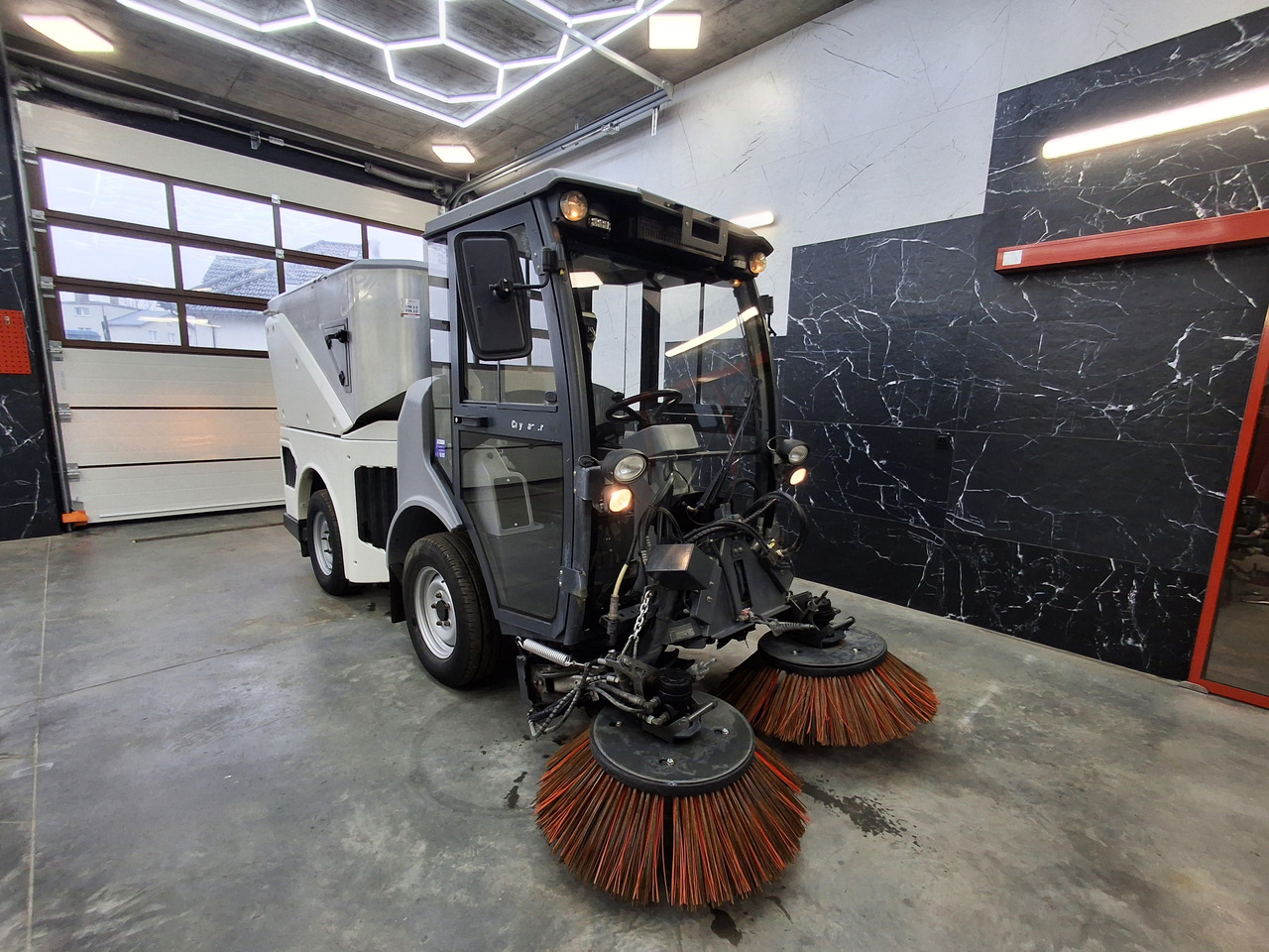 Hako Citymaster 1600 Zamiatarka Kehrmaschine Euro 6 PM2.5 - Balayeuse de voirie: photos 1 Hako Citymaster 1600 Zamiatarka Kehrmaschine Euro 6 PM2.5 - Balayeuse de voirie: photos 1