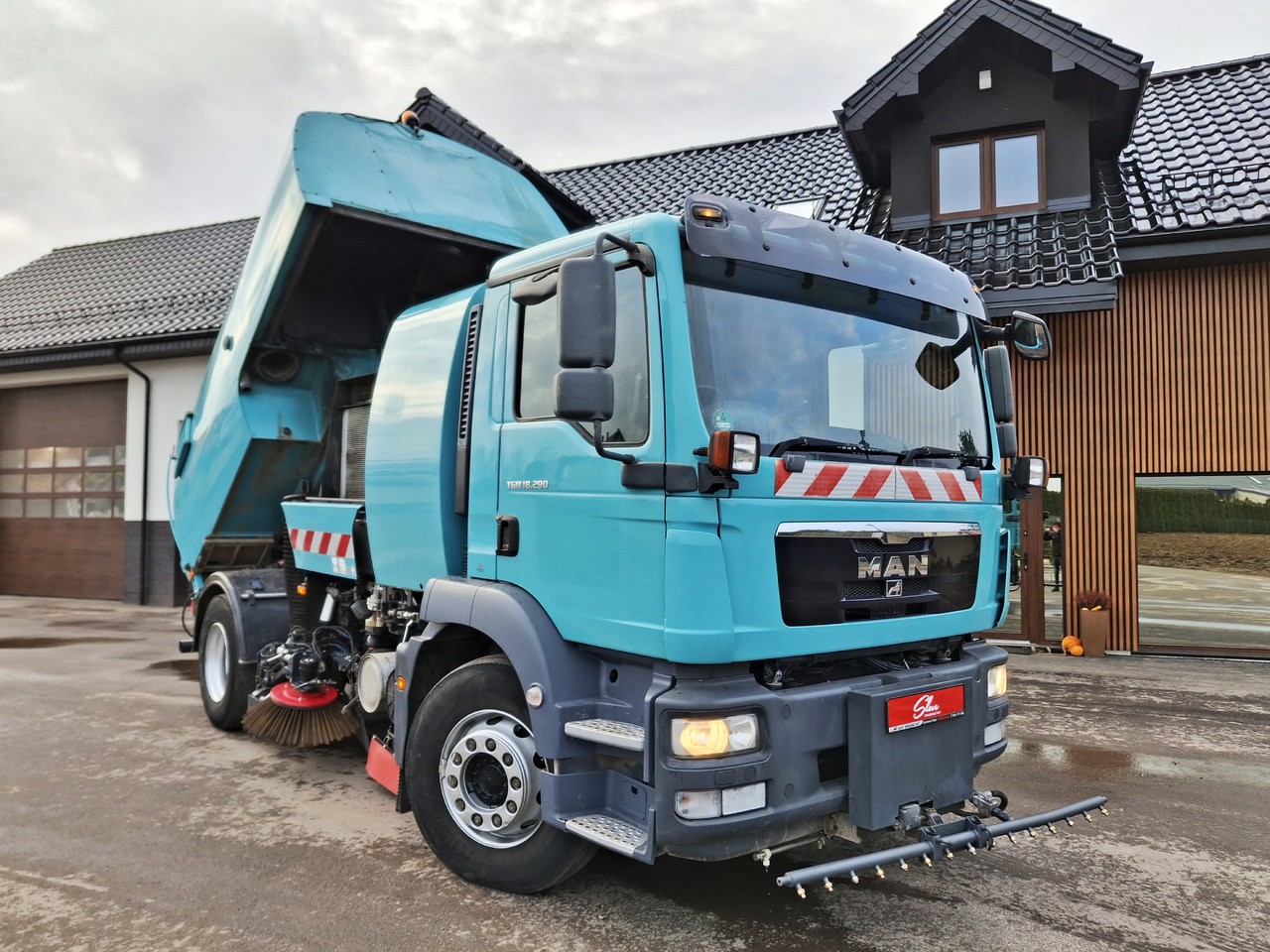 MAN 18.290 Zamiatarka Kehrmaschine BUCHER PM10 L/R Karcher - Balayeuse de voirie: photos 5 MAN 18.290 Zamiatarka Kehrmaschine BUCHER PM10 L/R Karcher - Balayeuse de voirie: photos 5