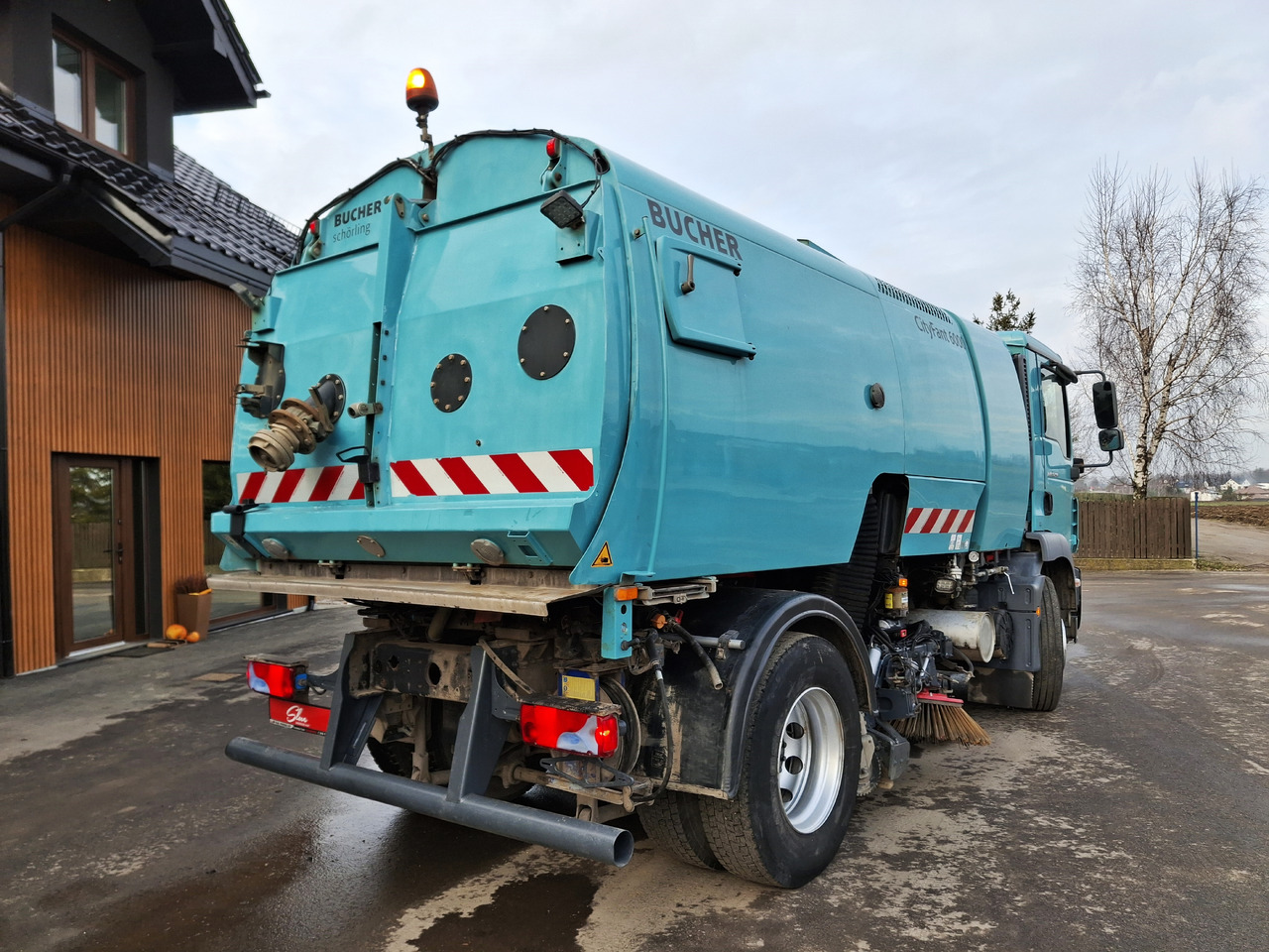 MAN 18.290 Zamiatarka Kehrmaschine BUCHER PM10 L/R Karcher - Balayeuse de voirie: photos 4 MAN 18.290 Zamiatarka Kehrmaschine BUCHER PM10 L/R Karcher - Balayeuse de voirie: photos 4