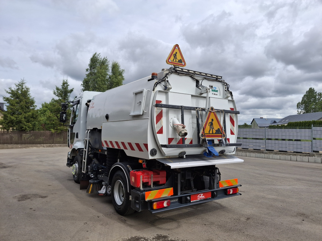 RENAULT Midlum 220 Zamiatarka Johnston VS500 Szczotki L/R Obie Strony Napęd Hydrostatyczny 2012r - Balayeuse de voirie: photos 4 RENAULT Midlum 220 Zamiatarka Johnston VS500 Szczotki L/R Obie Strony Napęd Hydrostatyczny 2012r - Balayeuse de voirie: photos 4