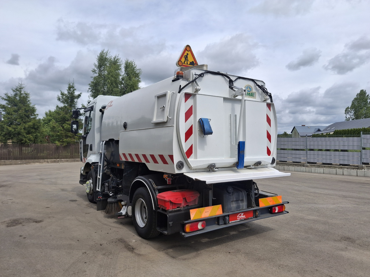 RENAULT Midlum 220 Zamiatarka Kehrmaschine Johnston L/R 2 Motoren 2 Silniki - Balayeuse de voirie: photos 3 RENAULT Midlum 220 Zamiatarka Kehrmaschine Johnston L/R 2 Motoren 2 Silniki - Balayeuse de voirie: photos 3