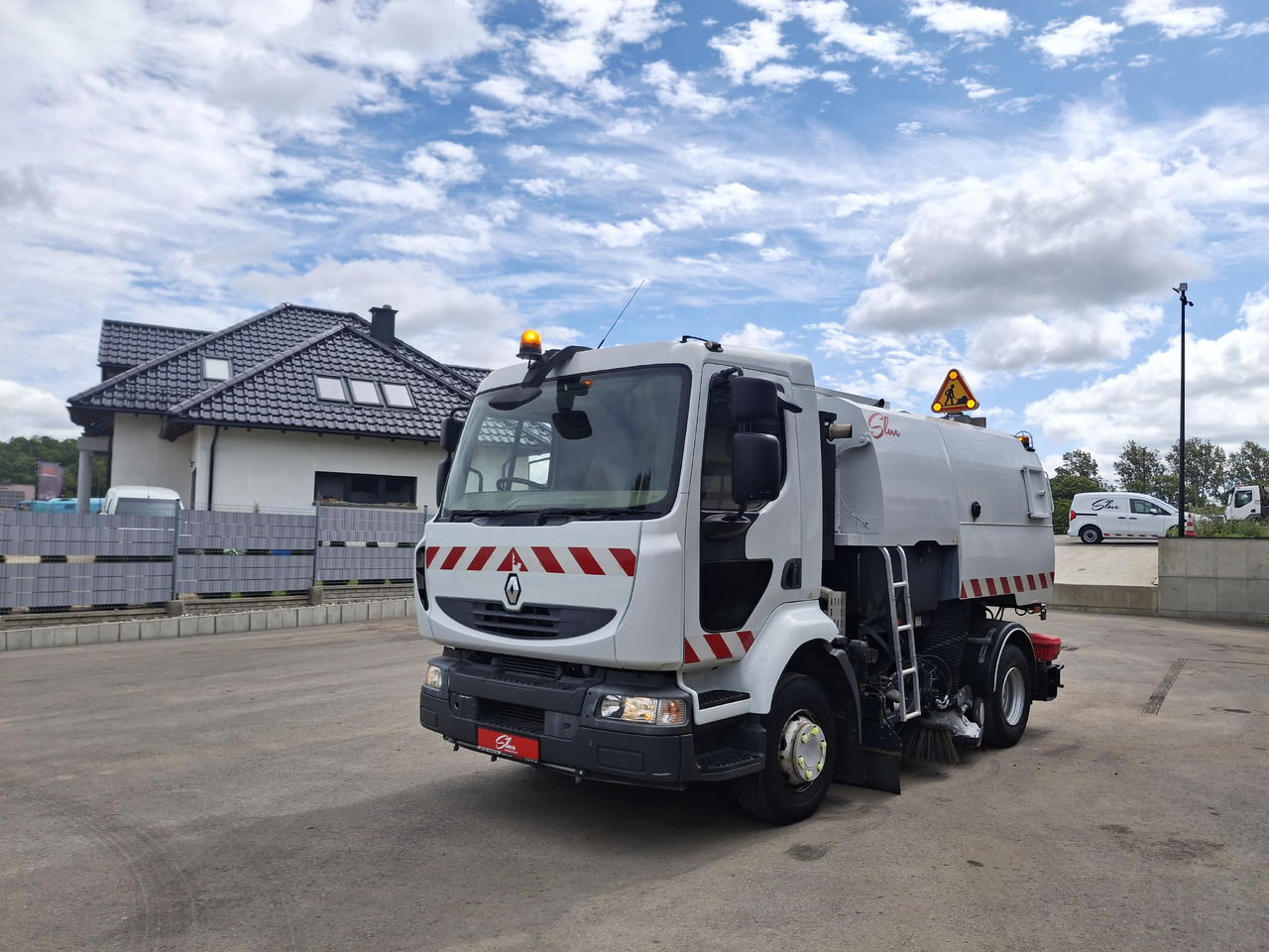 RENAULT Midlum 220 Zamiatarka Kehrmaschine Johnston L/R 2 Motoren 2 Silniki - Balayeuse de voirie: photos 2 RENAULT Midlum 220 Zamiatarka Kehrmaschine Johnston L/R 2 Motoren 2 Silniki - Balayeuse de voirie: photos 2