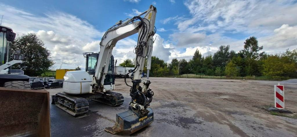 Komatsu PC 80 MR-5E0  - Mini pelle: photos 2 Komatsu PC 80 MR-5E0  - Mini pelle: photos 2