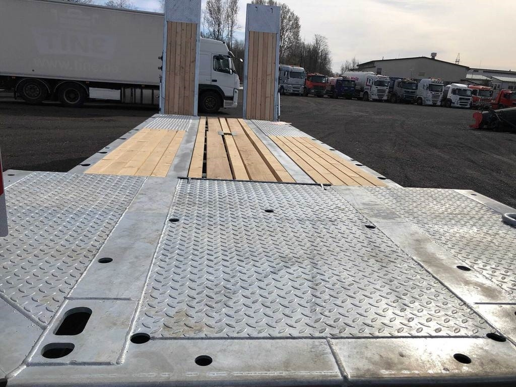 Fliegl DTS-S 300 - Remorque porte-engin surbaissée: photos 5 Fliegl DTS-S 300 - Remorque porte-engin surbaissée: photos 5
