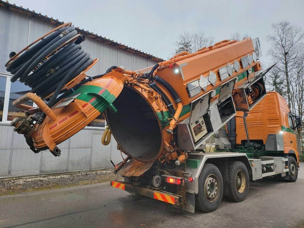 Volvo FH500 6X2 ADR KORP&SON - Camion hydrocureur: photos 4 Volvo FH500 6X2 ADR KORP&SON - Camion hydrocureur: photos 4