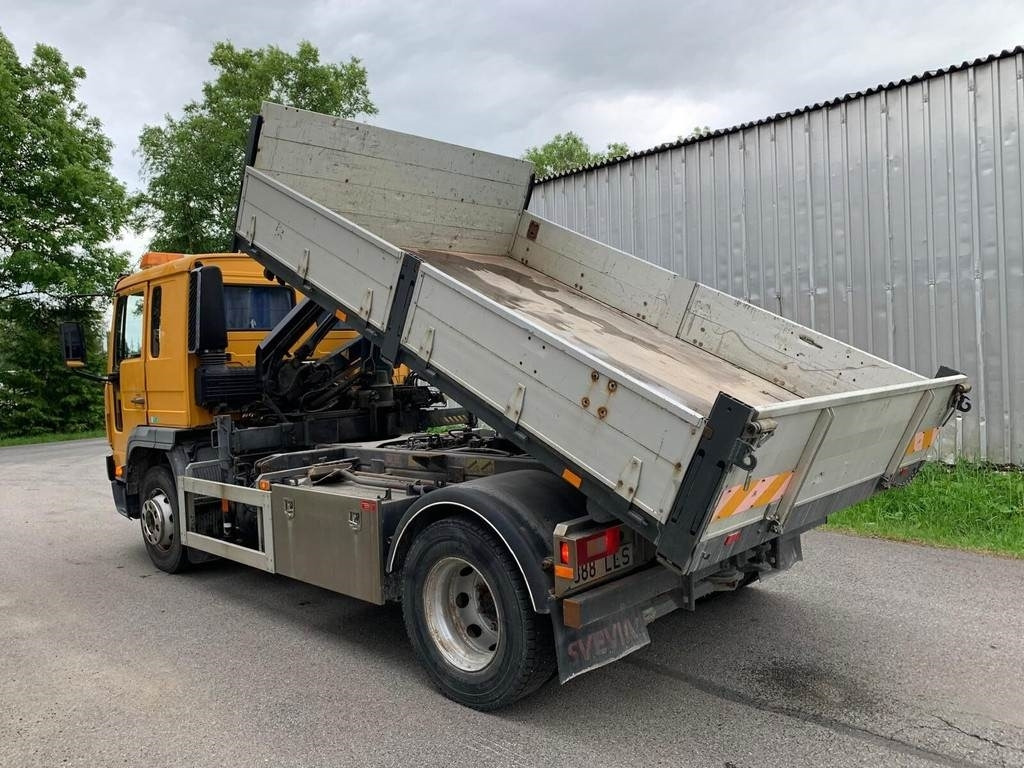 Volvo FL615 + HIAB 027-2  - Camion benne: photos 2 Volvo FL615 + HIAB 027-2  - Camion benne: photos 2