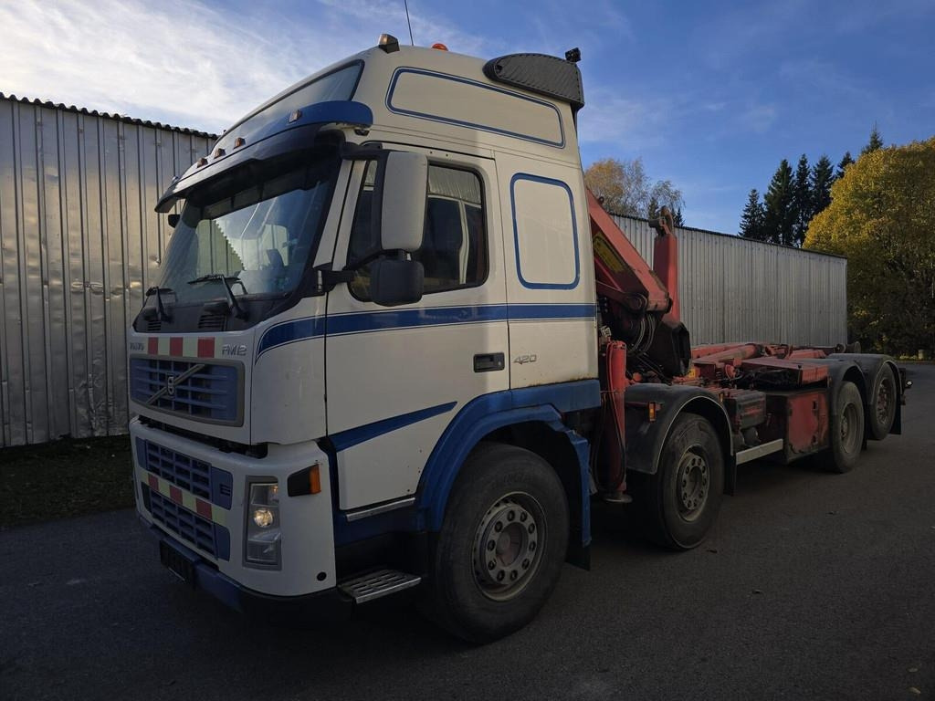 Volvo FM12 420 8X2 HMF 2220 K4  - Camion ampliroll: photos 1 Volvo FM12 420 8X2 HMF 2220 K4  - Camion ampliroll: photos 1