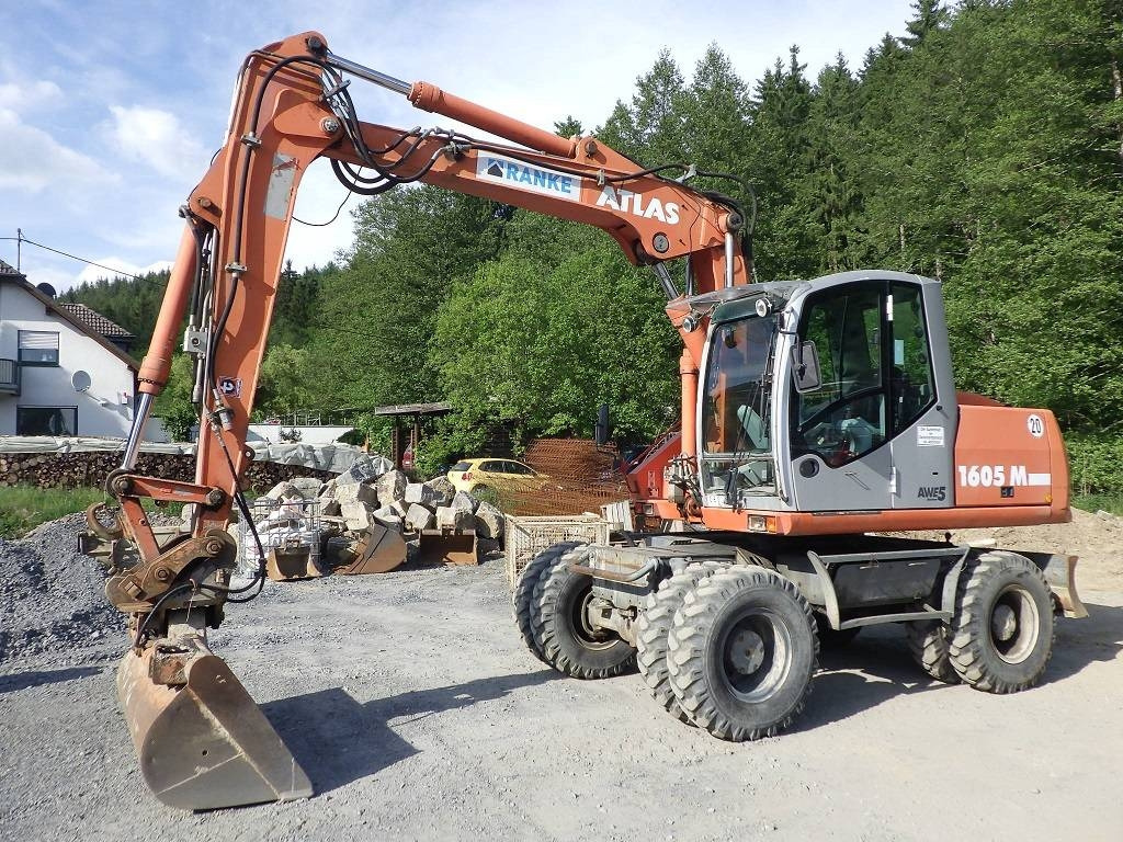 Atlas 1605 M - Pelle sur pneus: photos 1 Atlas 1605 M - Pelle sur pneus: photos 1