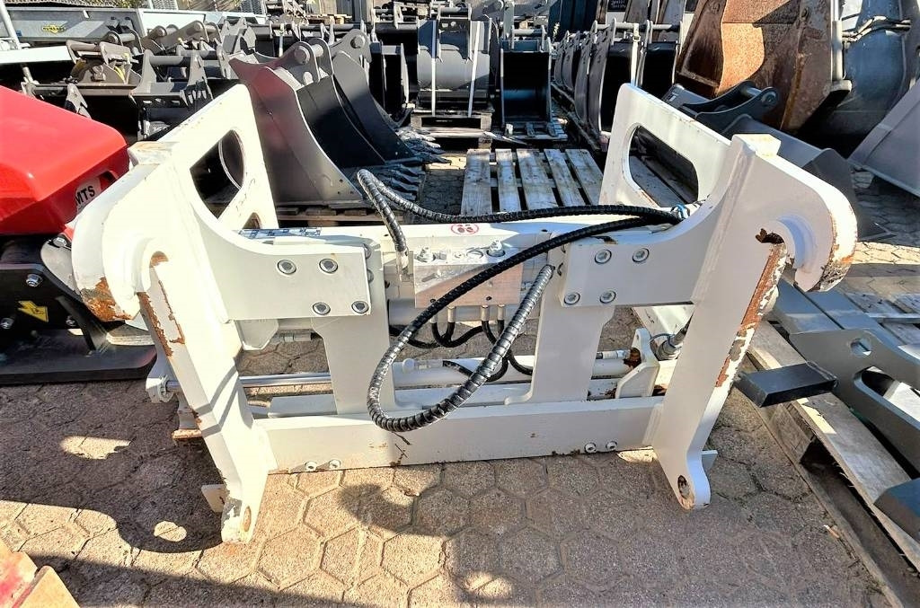 Cascade 18J-BCB-Ballenklammer für Radlader - Grappin pour Engins de chantier: photos 4 Cascade 18J-BCB-Ballenklammer für Radlader - Grappin pour Engins de chantier: photos 4