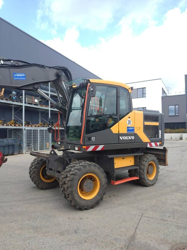 Volvo EW 160 E - Pelle sur pneus: photos 2 Volvo EW 160 E - Pelle sur pneus: photos 2