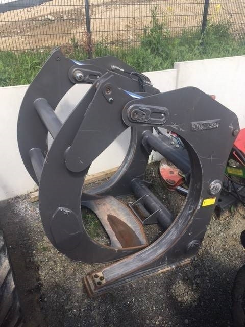 Volvo Holzgreifer Mod. 80832 für Radlader - Grappin pour Engins de chantier: photos 1 Volvo Holzgreifer Mod. 80832 für Radlader - Grappin pour Engins de chantier: photos 1