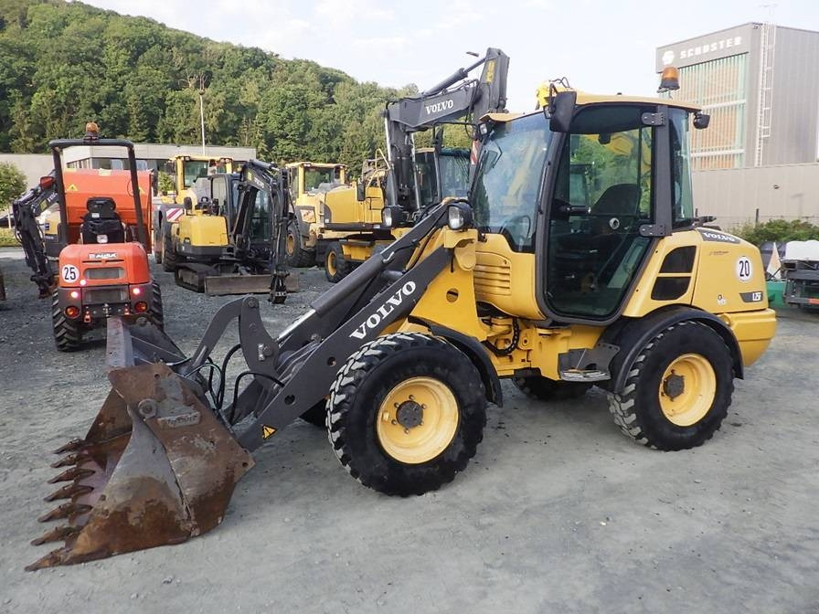 Volvo L 25 F - Chargeuse sur pneus: photos 1 Volvo L 25 F - Chargeuse sur pneus: photos 1