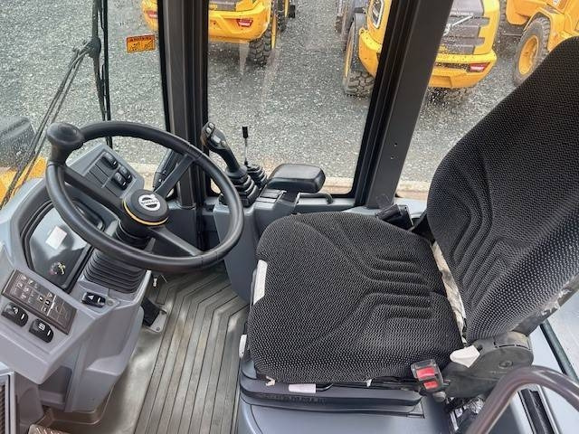 Chargeuse sur pneus Volvo L 30 G: photos 6