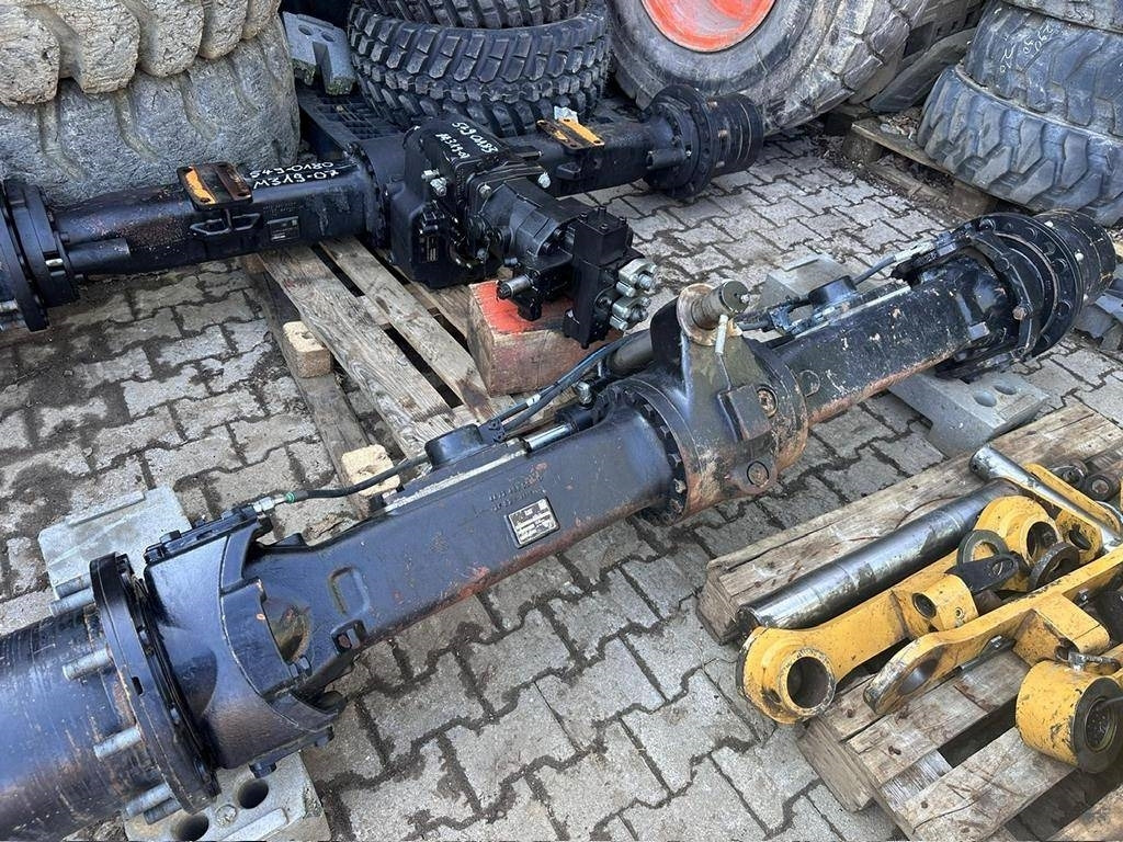 CAT Parts Axles, boom, swing bearing - Flèche pour Engins de chantier: photos 2 CAT Parts Axles, boom, swing bearing - Flèche pour Engins de chantier: photos 2