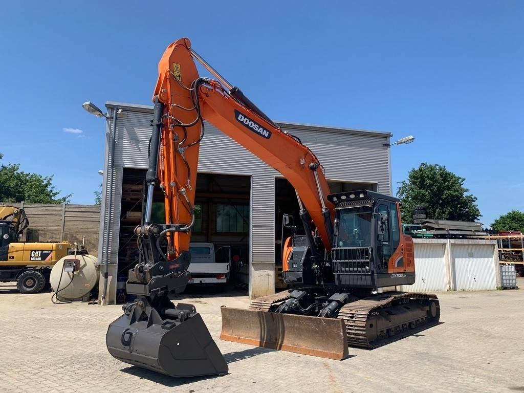 Doosan DX 235 LCR-5 - Pelle sur chenille: photos 1 Doosan DX 235 LCR-5 - Pelle sur chenille: photos 1