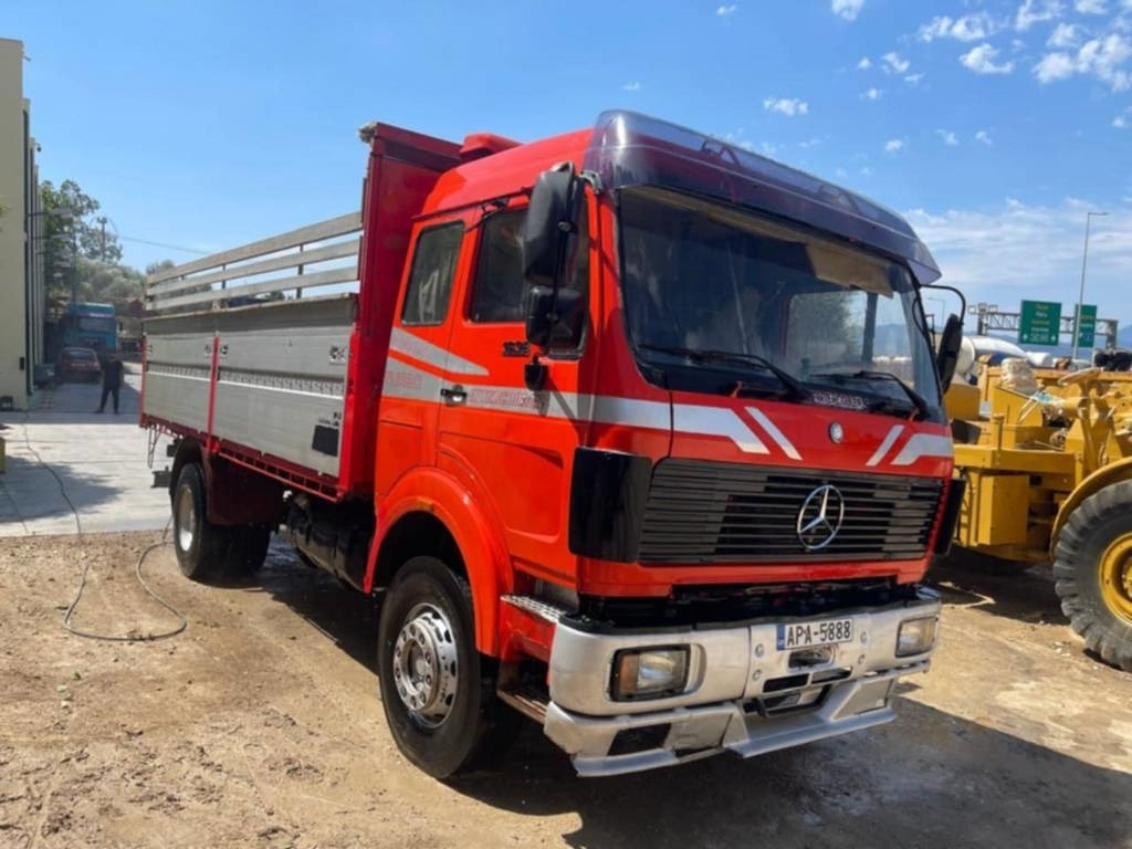 Mercedes-Benz 1638 - Camion plateau: photos 4 Mercedes-Benz 1638 - Camion plateau: photos 4